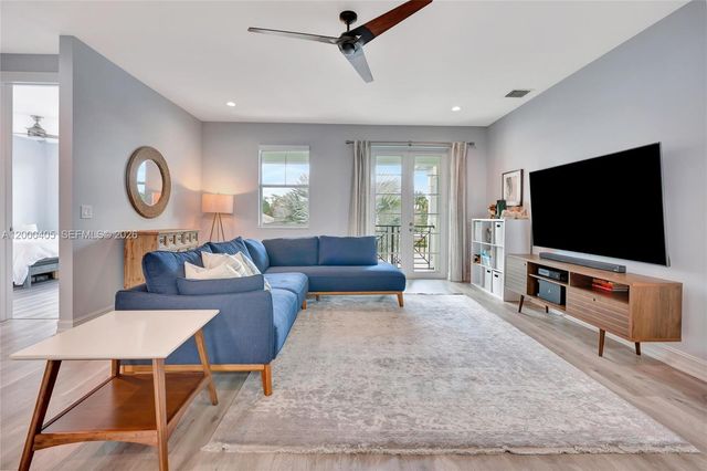 8150 SE Grassy Hollow Trl, Jupiter, FL 33458