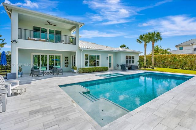 8150 SE Grassy Hollow Trl, Jupiter, FL 33458