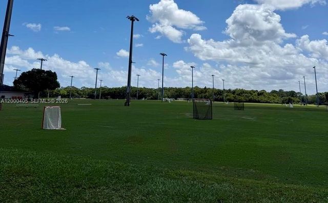 8150 SE Grassy Hollow Trl, Jupiter, FL 33458