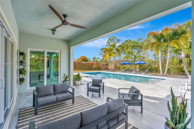 8150 SE Grassy Hollow Trl, Jupiter, FL 33458