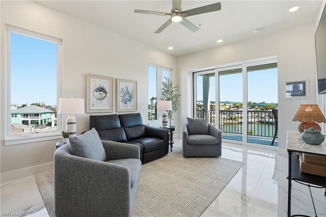 855 Lagoon ST 1, Fort Myers Beach, FL 33931