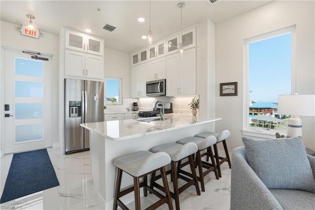 855 Lagoon ST 1, Fort Myers Beach, FL 33931