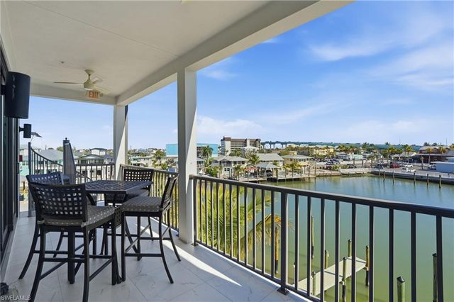 855 Lagoon ST 1, Fort Myers Beach, FL 33931