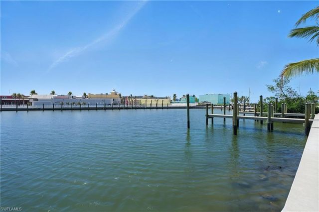 855 Lagoon ST 1, Fort Myers Beach, FL 33931