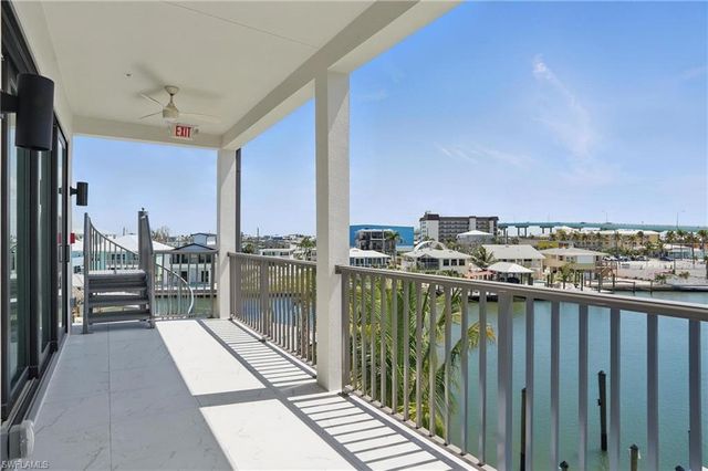 855 Lagoon ST 1, Fort Myers Beach, FL 33931
