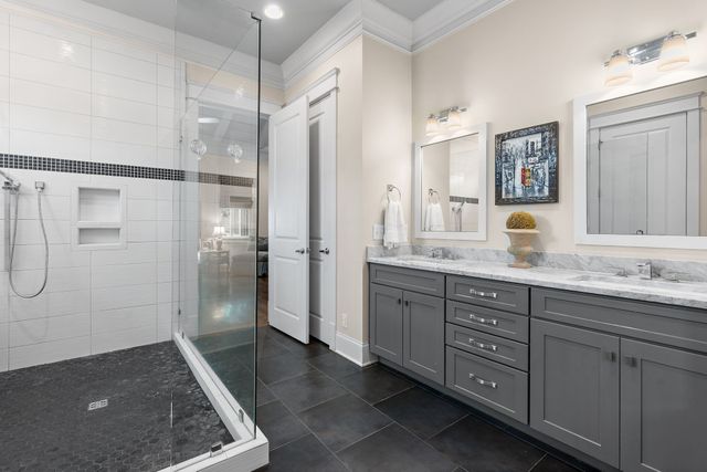 3808 Cross Creek Rd, Nashville, TN 37215