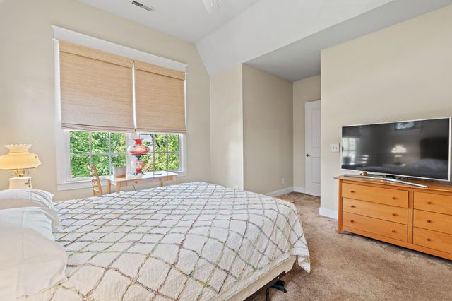 3808 Cross Creek Rd, Nashville, TN 37215