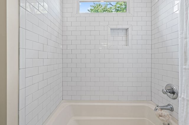 3808 Cross Creek Rd, Nashville, TN 37215