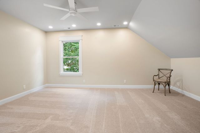 3808 Cross Creek Rd, Nashville, TN 37215