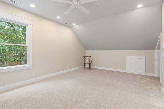 3808 Cross Creek Rd, Nashville, TN 37215