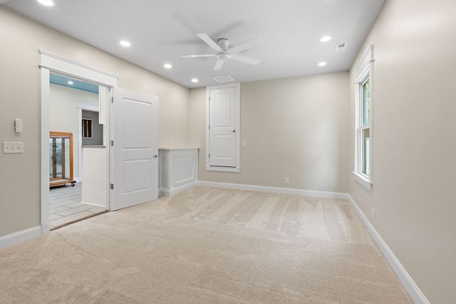 3808 Cross Creek Rd, Nashville, TN 37215