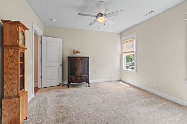 3808 Cross Creek Rd, Nashville, TN 37215