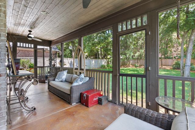 3808 Cross Creek Rd, Nashville, TN 37215