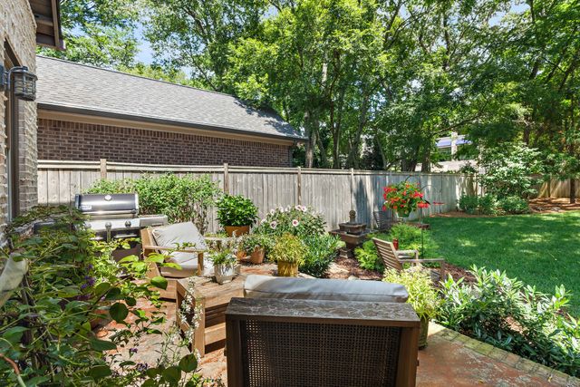 3808 Cross Creek Rd, Nashville, TN 37215