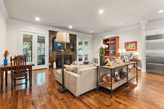 3808 Cross Creek Rd, Nashville, TN 37215