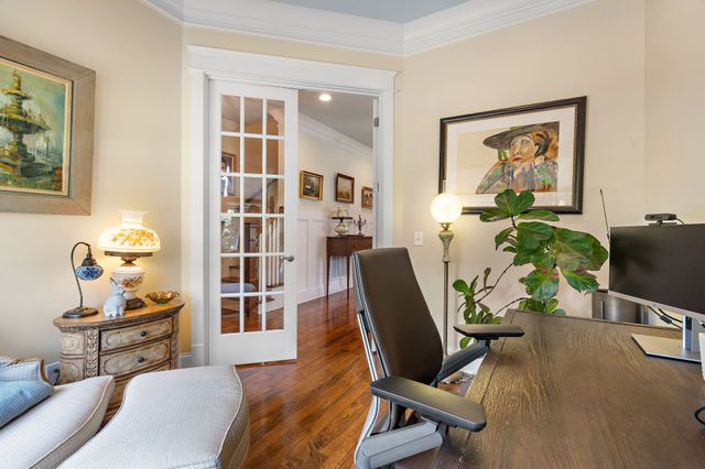 3808 Cross Creek Rd, Nashville, TN 37215