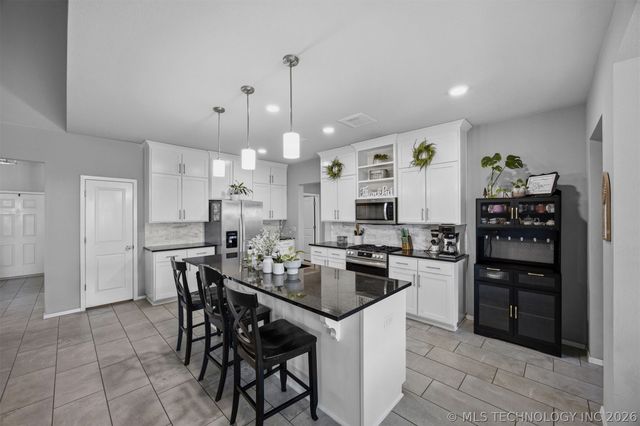 7403 E 87th Street N, Owasso, OK 74055