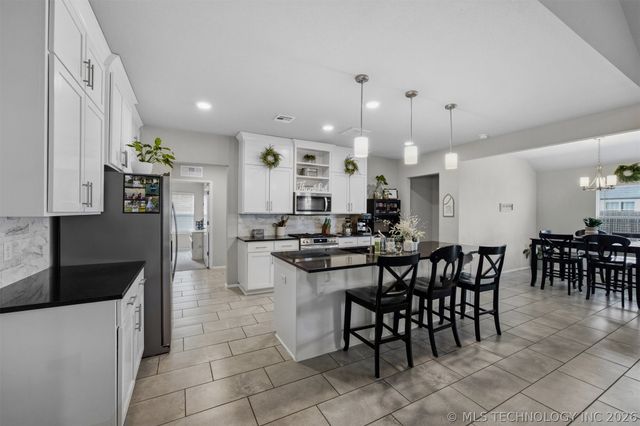 7403 E 87th Street N, Owasso, OK 74055