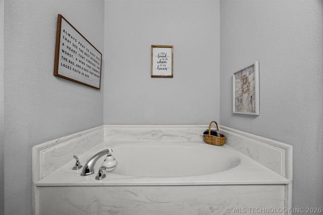 7403 E 87th Street N, Owasso, OK 74055