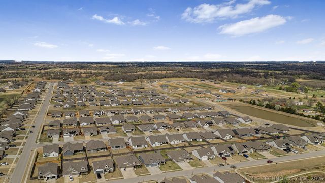 7403 E 87th Street N, Owasso, OK 74055