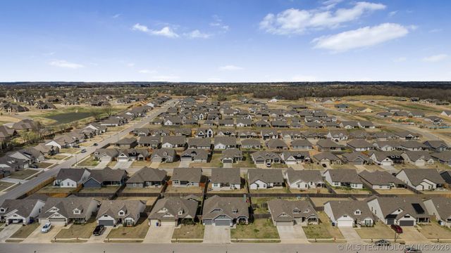 7403 E 87th Street N, Owasso, OK 74055