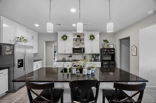 7403 E 87th Street N, Owasso, OK 74055