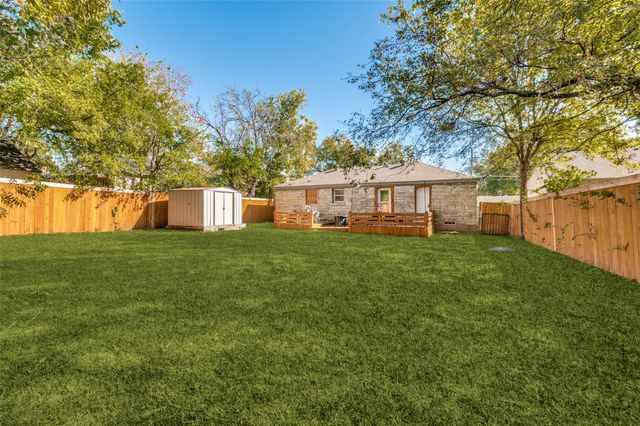 927 S Franklin Street, Dallas, TX 75211