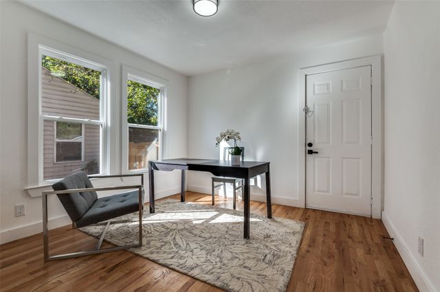 927 S Franklin Street, Dallas, TX 75211