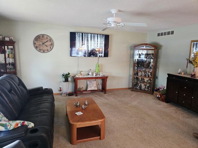 2109 4th Avenue SE, Austin, MN 55912