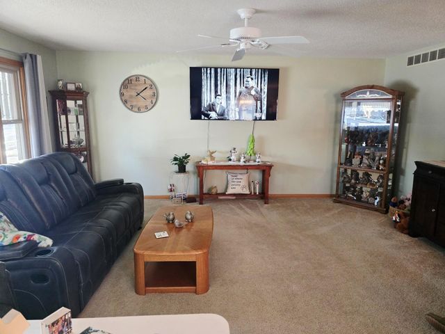 2109 4th Avenue SE, Austin, MN 55912