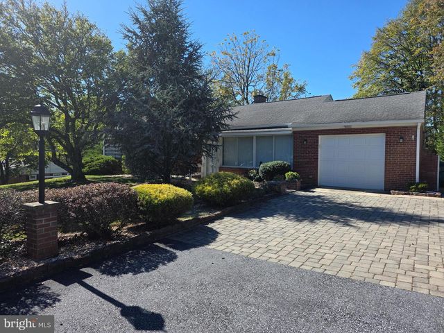 1906 COLONIAL RD, Harrisburg, PA 17112