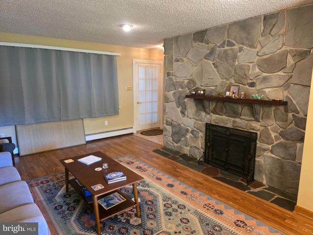 1906 COLONIAL RD, Harrisburg, PA 17112