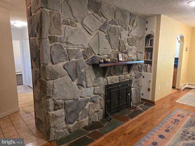 1906 COLONIAL RD, Harrisburg, PA 17112