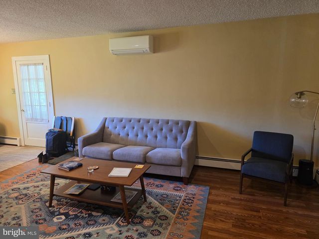 1906 COLONIAL RD, Harrisburg, PA 17112