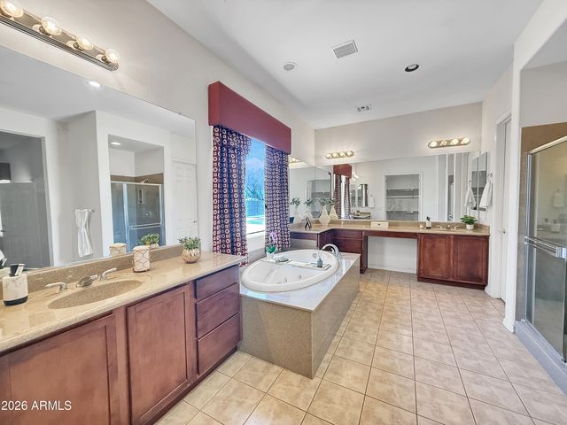 5634 N 82ND Avenue, Glendale, AZ 85303