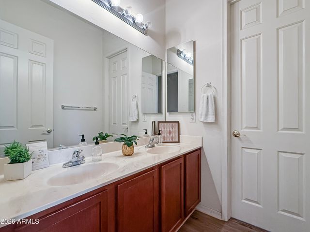 5634 N 82ND Avenue, Glendale, AZ 85303