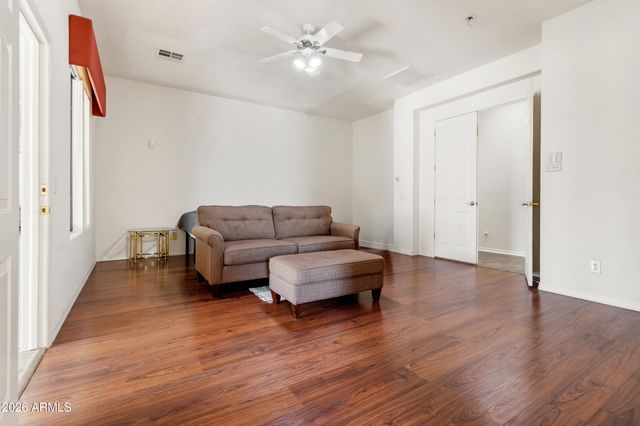 5634 N 82ND Avenue, Glendale, AZ 85303