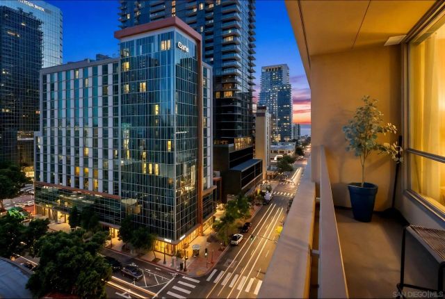 350 W Ash St 809, San Diego, CA 92101