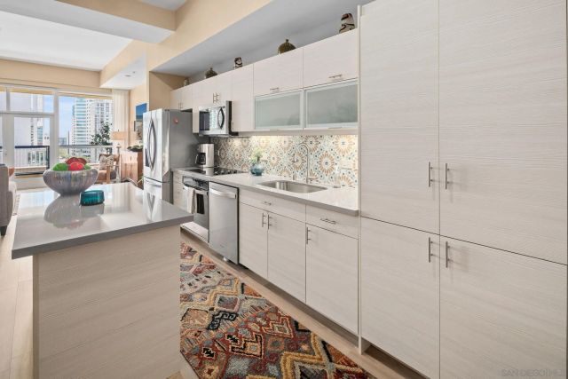 350 W Ash St 809, San Diego, CA 92101
