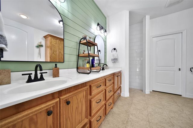 21 Twin Forks Drive, Willis, TX 77378