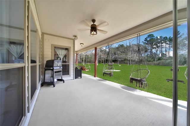 21 Twin Forks Drive, Willis, TX 77378