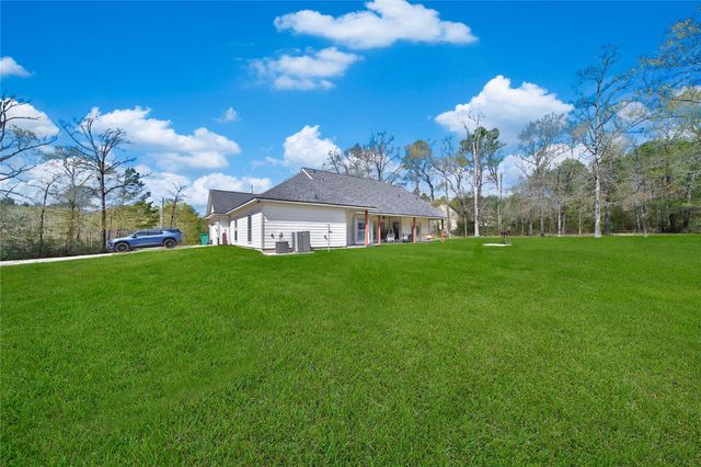 21 Twin Forks Drive, Willis, TX 77378