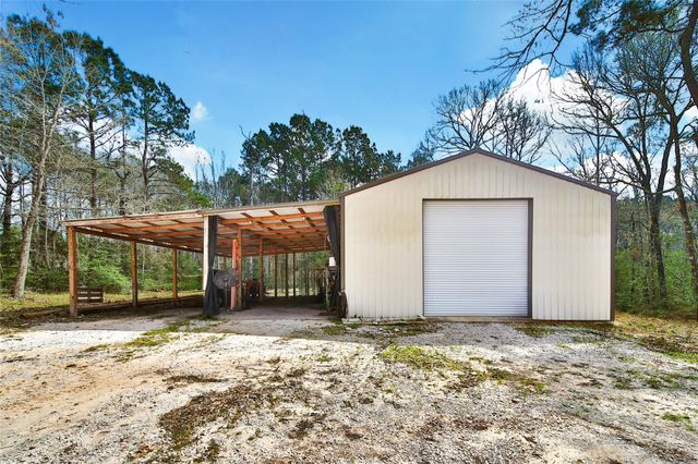 21 Twin Forks Drive, Willis, TX 77378