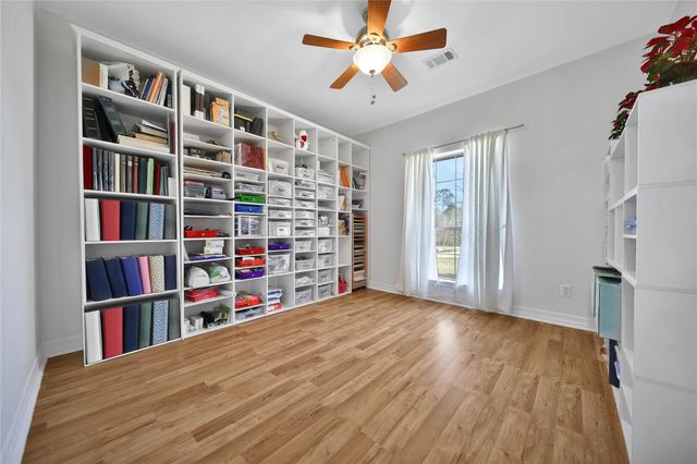 21 Twin Forks Drive, Willis, TX 77378