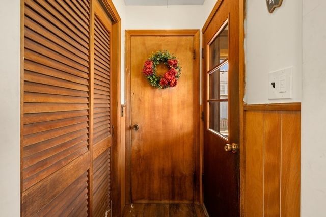 19 Juniper St, Lowell, MA 01852
