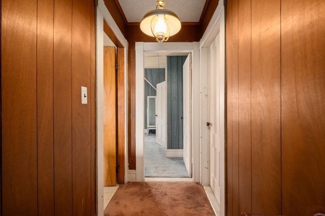 19 Juniper St, Lowell, MA 01852