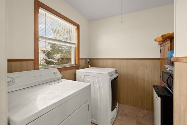 19 Juniper St, Lowell, MA 01852