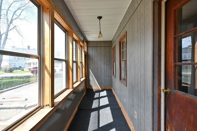19 Juniper St, Lowell, MA 01852