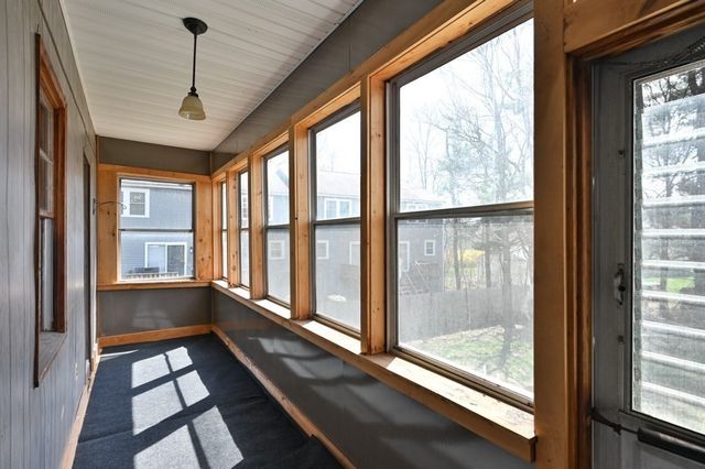 19 Juniper St, Lowell, MA 01852