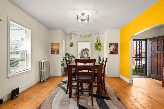 19 Juniper St, Lowell, MA 01852